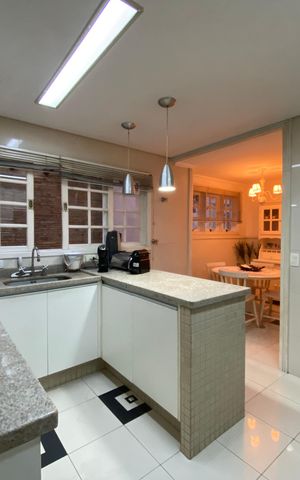 Casa para alugar com 220m², 3 quartos e 5 vagas Casa para alugar com 220m², 3 quartos e 5 vagasCozinha