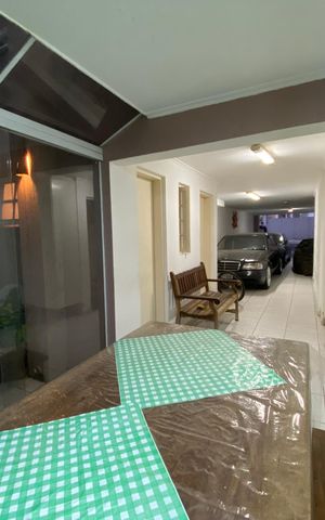 Casa para alugar com 220m², 3 quartos e 5 vagas Casa para alugar com 220m², 3 quartos e 5 vagasÁrea externa
