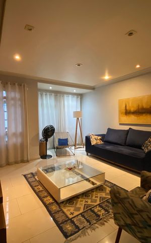 Casa para alugar com 220m², 3 quartos e 5 vagas Casa para alugar com 220m², 3 quartos e 5 vagasSala