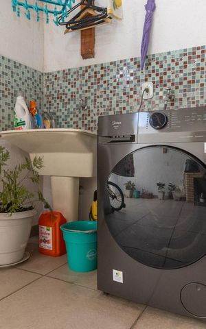 Casa à venda com 60m², 2 quartos e 2 vagas Casa à venda com 60m², 2 quartos e 2 vagasÁrea de Serviço