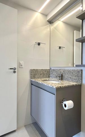 Apartamento para alugar com 61m², 2 quartos e 1 vaga Apartamento para alugar com 61m², 2 quartos e 1 vagaBanheiro Corredor