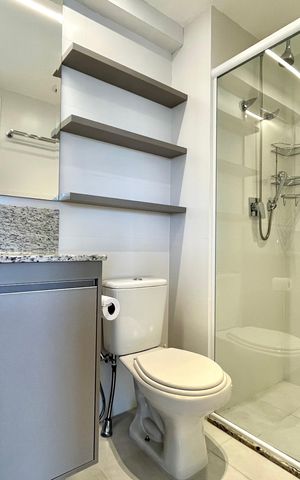Apartamento para alugar com 61m², 2 quartos e 1 vaga Apartamento para alugar com 61m², 2 quartos e 1 vagaBanheiro Corredor