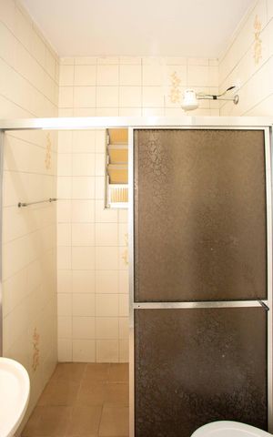 Casa para alugar com 200m², 3 quartos e 2 vagasBanheiro