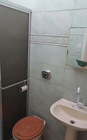 Casa para alugar com 98m², 2 quartos e 1 vaga Casa para alugar com 98m², 2 quartos e 1 vagaBanheiro
