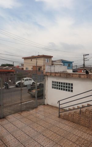 Casa para alugar com 200m², 2 quartos e 1 vagaFrente & Garagem