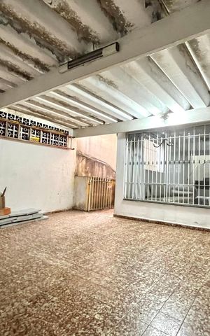 Casa à venda com 250m², 4 quartos e 2 vagas Casa à venda com 250m², 4 quartos e 2 vagasGaragem