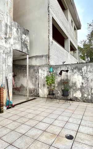 Casa à venda com 250m², 4 quartos e 2 vagas Casa à venda com 250m², 4 quartos e 2 vagasQuintal