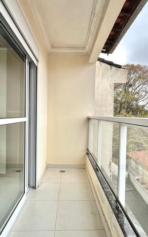Casa à venda com 250m², 4 quartos e 2 vagas Casa à venda com 250m², 4 quartos e 2 vagasVaranda do Quarto 3