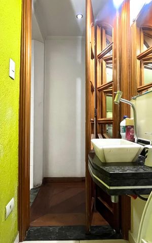 Casa à venda com 250m², 4 quartos e 2 vagas Casa à venda com 250m², 4 quartos e 2 vagasLavabo