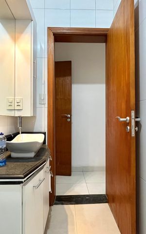 Casa à venda com 250m², 4 quartos e 2 vagas Casa à venda com 250m², 4 quartos e 2 vagasBanheiro da Suíte