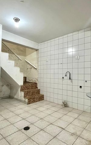 Casa à venda com 250m², 4 quartos e 2 vagas Casa à venda com 250m², 4 quartos e 2 vagasÁrea de Serviço