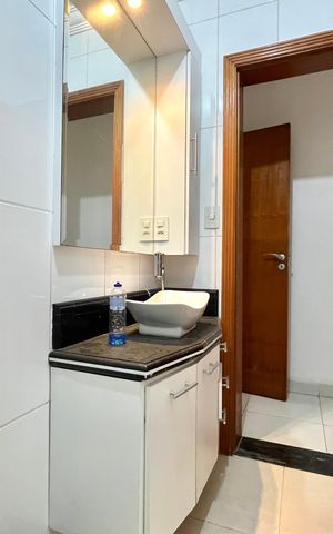 Casa à venda com 250m², 4 quartos e 2 vagas Casa à venda com 250m², 4 quartos e 2 vagasBanheiro da Suíte