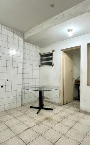 Casa à venda com 250m², 4 quartos e 2 vagas Casa à venda com 250m², 4 quartos e 2 vagasÁrea de Serviço