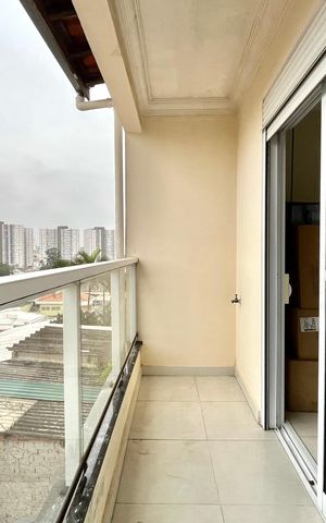 Casa à venda com 250m², 4 quartos e 2 vagas Casa à venda com 250m², 4 quartos e 2 vagasVaranda do Quarto 3