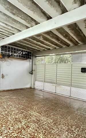 Casa à venda com 250m², 4 quartos e 2 vagas Casa à venda com 250m², 4 quartos e 2 vagasGaragem