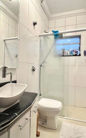 Casa à venda com 250m², 4 quartos e 2 vagas Casa à venda com 250m², 4 quartos e 2 vagasBanheiro Corredor
