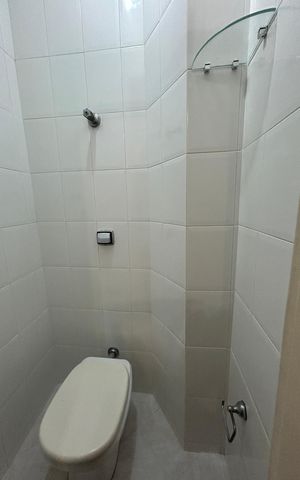 Apartamento à venda com 80m², 2 quartos e sem vagaBanheiro de serviço