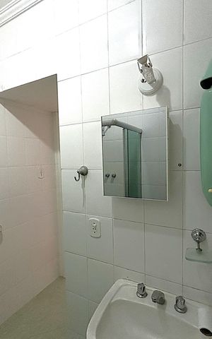 Apartamento à venda com 80m², 2 quartos e sem vagaBanheiro
