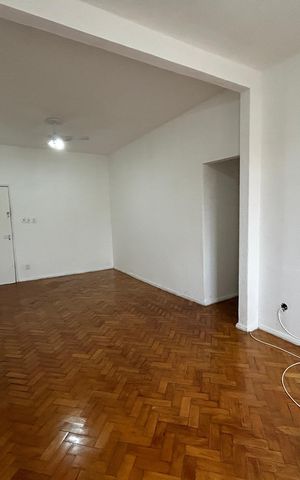 Apartamento à venda com 80m², 2 quartos e sem vagaSala