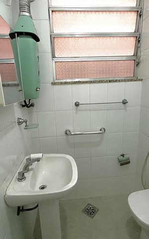 Apartamento à venda com 80m², 2 quartos e sem vagaBanheiro