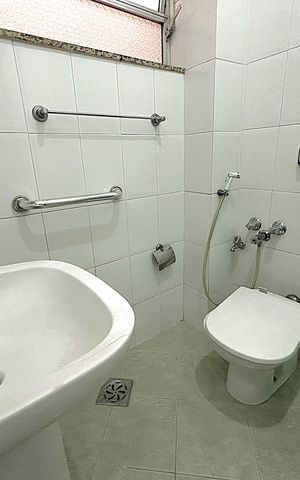 Apartamento à venda com 80m², 2 quartos e sem vagaBanheiro