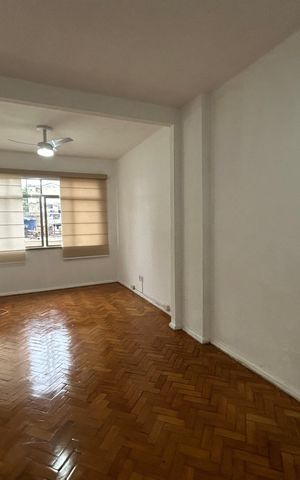 Apartamento à venda com 80m², 2 quartos e sem vagaSala