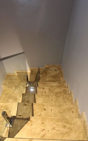 Casa à venda com 110m², 3 quartos e 4 vagasescada
