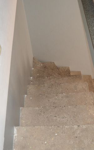 Casa à venda com 153m², 3 quartos e 3 vagasEscada