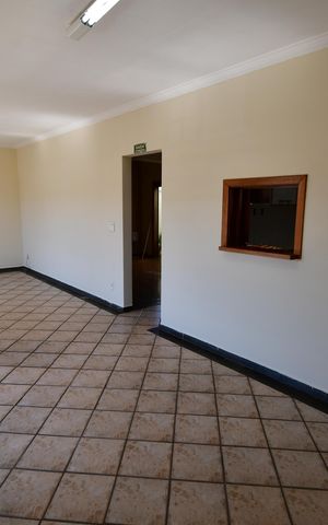Casa para alugar com 300m², 3 quartos e 4 vagasSala