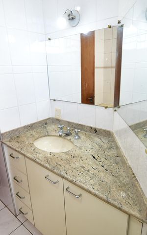 Casa para alugar com 300m², 3 quartos e 4 vagasBanheiro Suíte