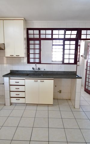 Casa para alugar com 300m², 3 quartos e 4 vagasCozinha