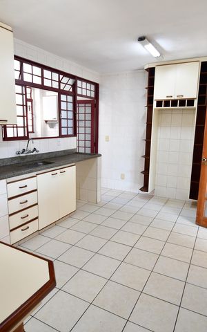 Casa para alugar com 300m², 3 quartos e 4 vagasCozinha