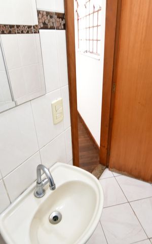 Casa para alugar com 300m², 3 quartos e 4 vagasLavabo