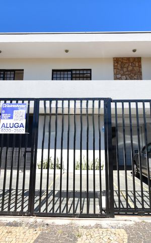 Casa para alugar com 300m², 3 quartos e 4 vagasFachada / Placa