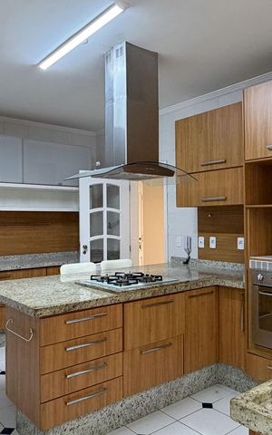 Apartamento para alugar com 200m², 3 quartos e 2 vagas Apartamento para alugar com 200m², 3 quartos e 2 vagasCozinha