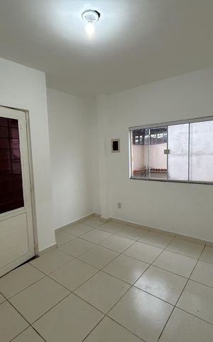 Casa para alugar com 72m², 2 quartos e sem vagaSala