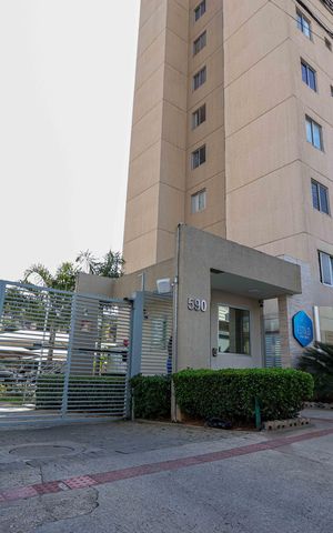 Apartamento para alugar com 55m², 2 quartos e 1 vagaFachada e portaria