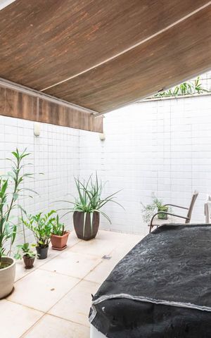 Apartamento à venda com 93m², 2 quartos e 1 vagaÁrea de Serviço