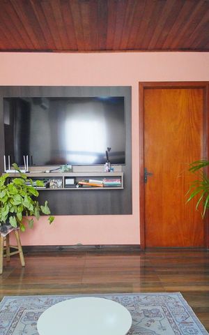 Casa à venda com 125m², 3 quartos e 2 vagasSala