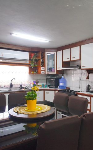Casa à venda com 125m², 3 quartos e 2 vagasCozinha