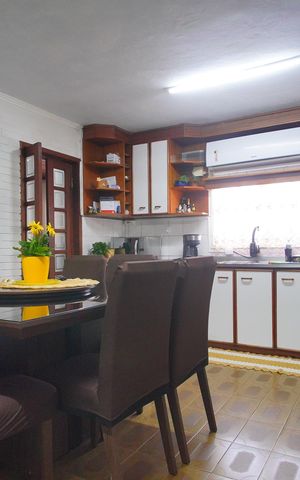 Casa à venda com 125m², 3 quartos e 2 vagasCozinha