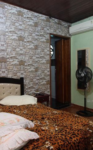 Casa à venda com 133m², 3 quartos e 2 vagassuíte