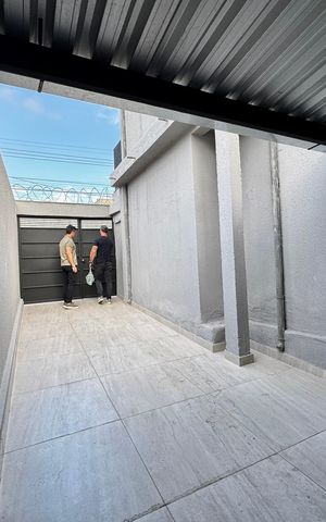 Casa para alugar com 65m², 2 quartos e 1 vaga