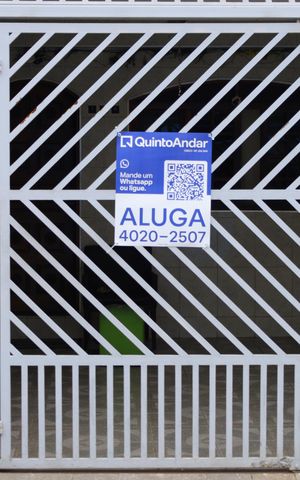 Casa para alugar com 55m², 1 quarto e sem vagaPlaca GRANDE instalada no portão do imóvel, dia 25.08.2026 - Código da placa: FEWQ-1296