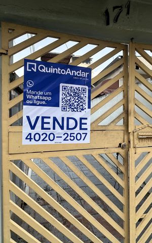 Casa à venda com 252m², 4 quartos e 1 vagaFachada