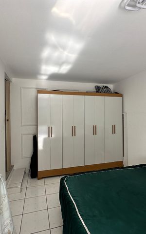 Casa à venda com 252m², 4 quartos e 1 vagaSuíte