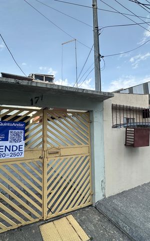 Casa à venda com 252m², 4 quartos e 1 vagaFachada