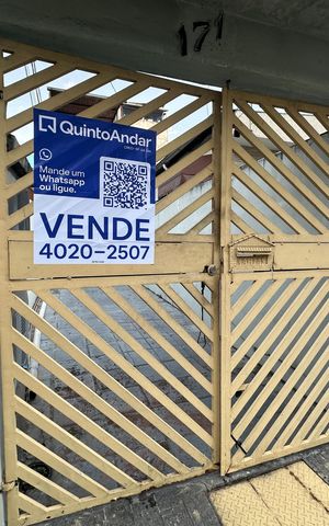 Casa à venda com 252m², 4 quartos e 1 vagaFachada
