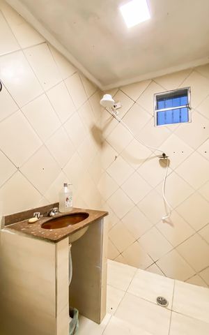 Casa para alugar com 58m², 2 quartos e 1 vaga Casa para alugar com 58m², 2 quartos e 1 vagaBanheiro