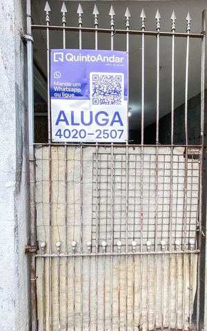 Casa para alugar com 58m², 2 quartos e 1 vaga Casa para alugar com 58m², 2 quartos e 1 vagaFachada